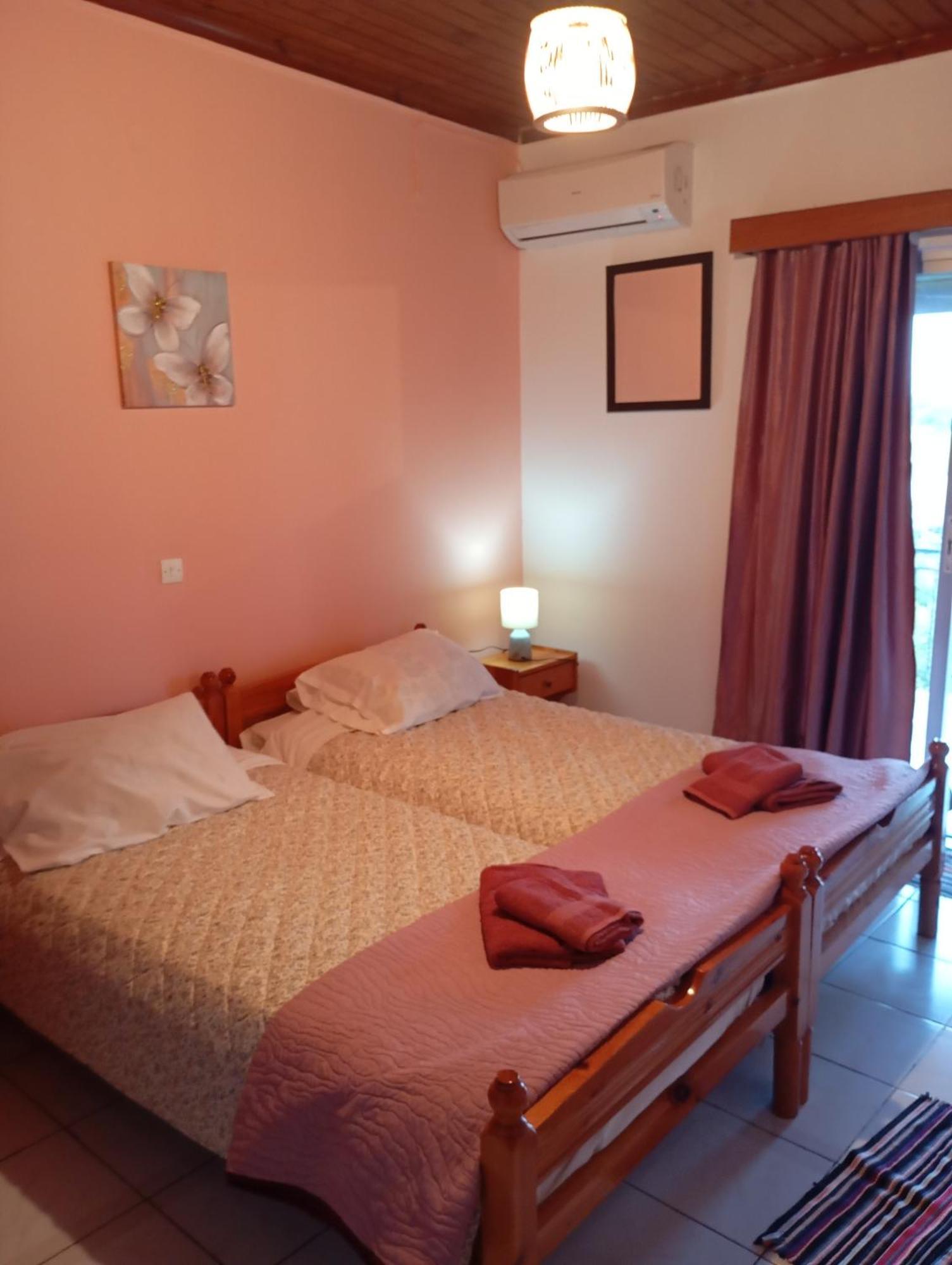Mylonas Rooms Pandokrátor Exteriör bild